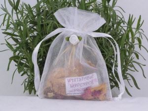 Wedding Favour 7 with Lavender flavoured Fudge in a white organza bag